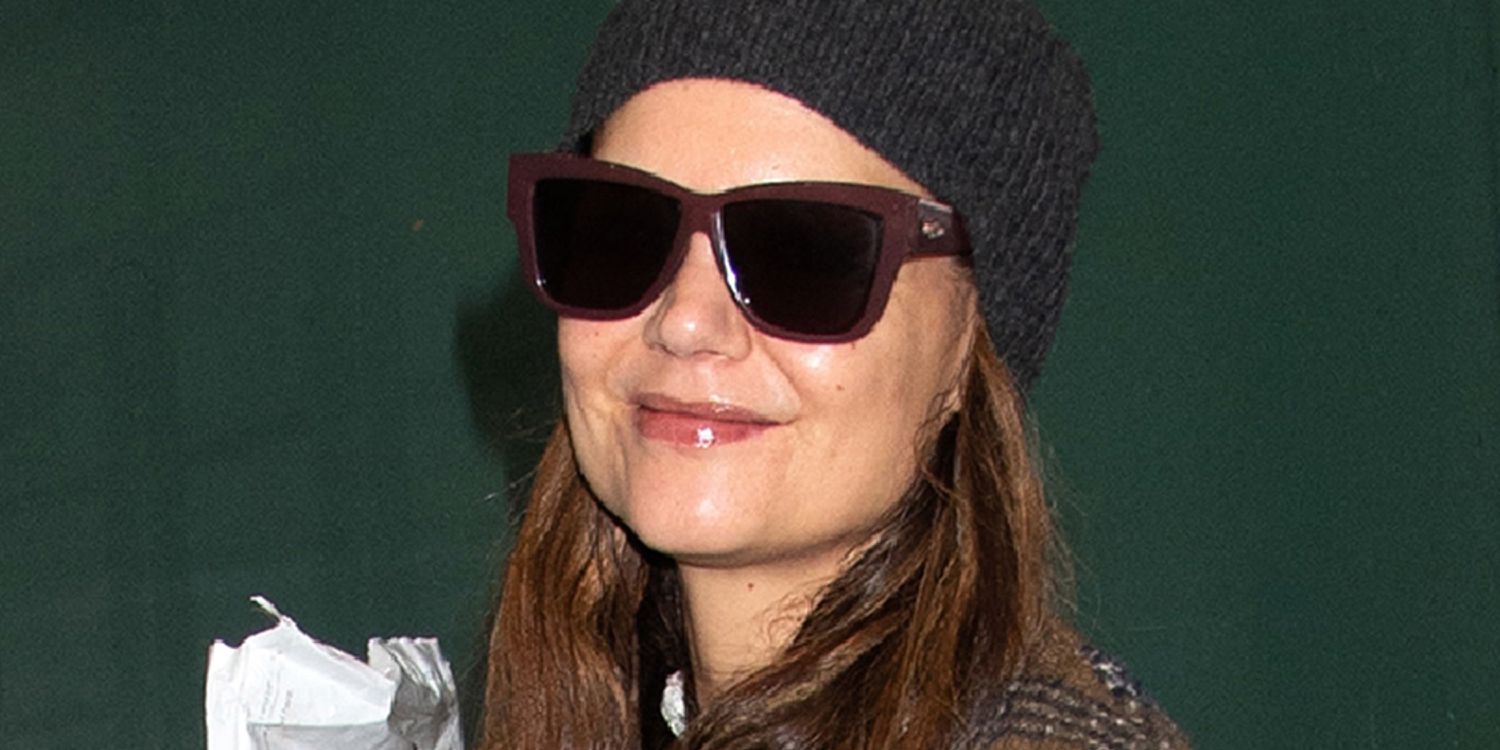 凱蒂霍姆斯 (Katie Holmes) 不斷追求我在 2025 年穿著的舒適牛仔風格