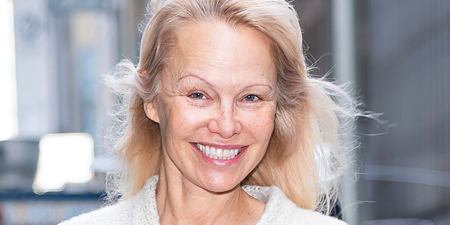帕梅拉安德森 (Pamela Anderson) 基本上穿著睡衣在紐約走來走去