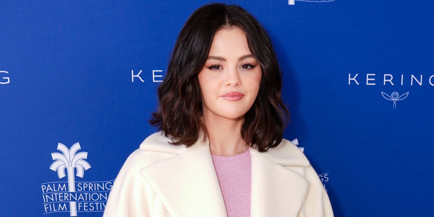 賽琳娜戈梅茲 (Selena Gomez) 為梅根馬克爾 (Meghan Markle) 的標誌性鞋履風格帶來了令人眼花繚亂的轉變