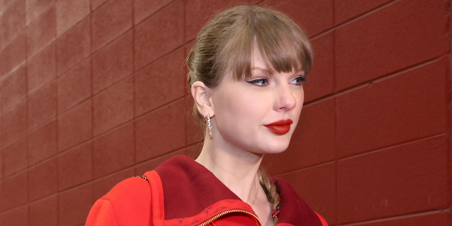 泰勒絲 (Taylor Swift) 的鑽石和紅寶石配件向特拉維斯凱爾斯 (Travis Kelce) 致敬