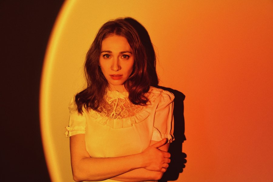 “我們”：里賈納·斯佩克托（Regina Spektor）的國歌如何成為一代浪漫歌曲