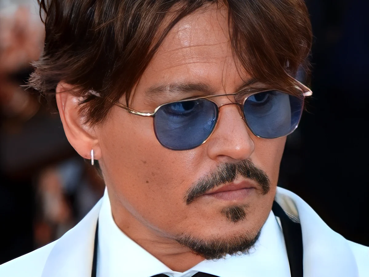 演員約翰尼·德普（Johnny Depp）稱其中一種：“那個傢伙他媽的單數”