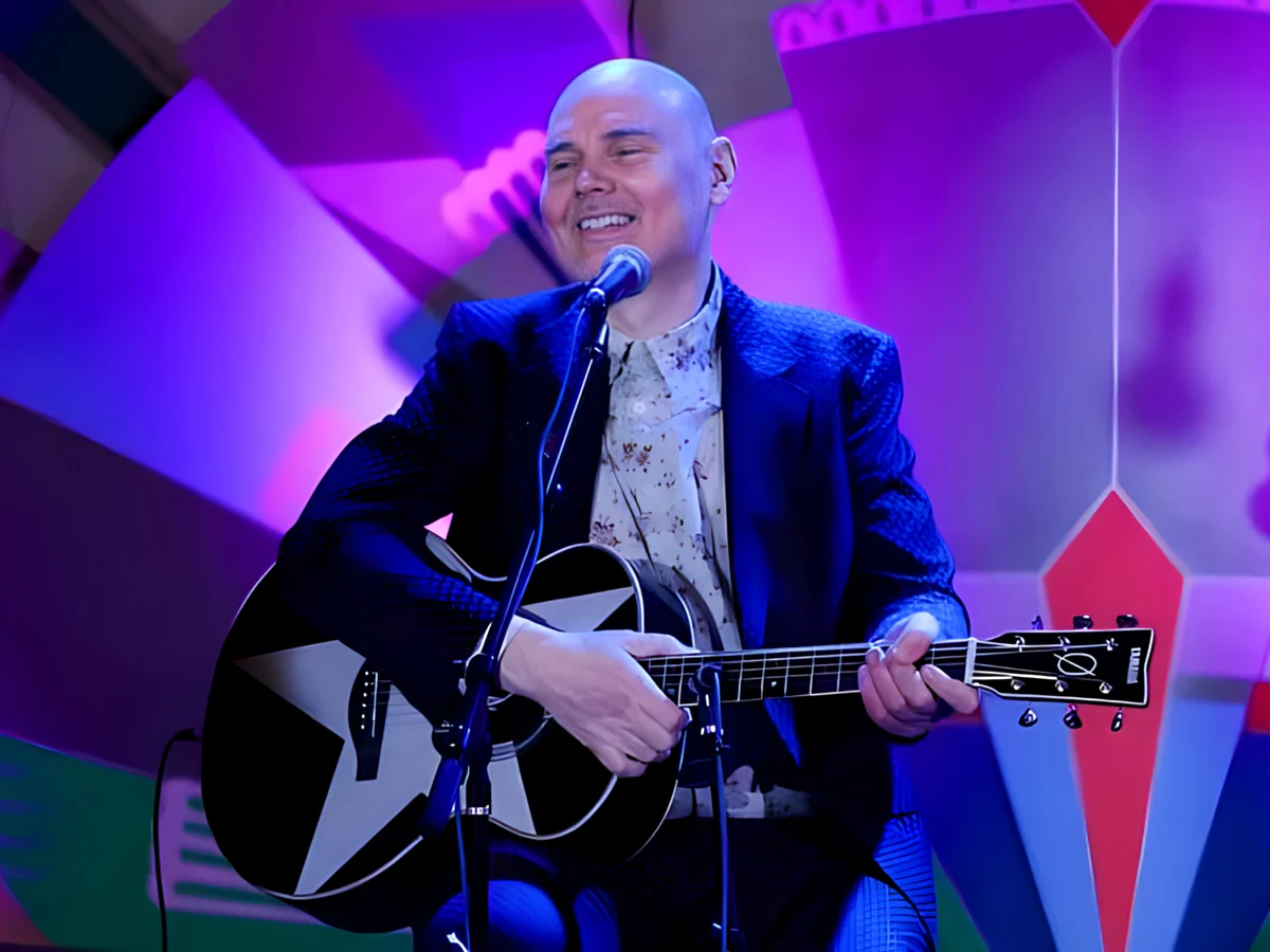 比利·科根（Billy Corgan）揭示了他在黑安息日告別表演中的角色