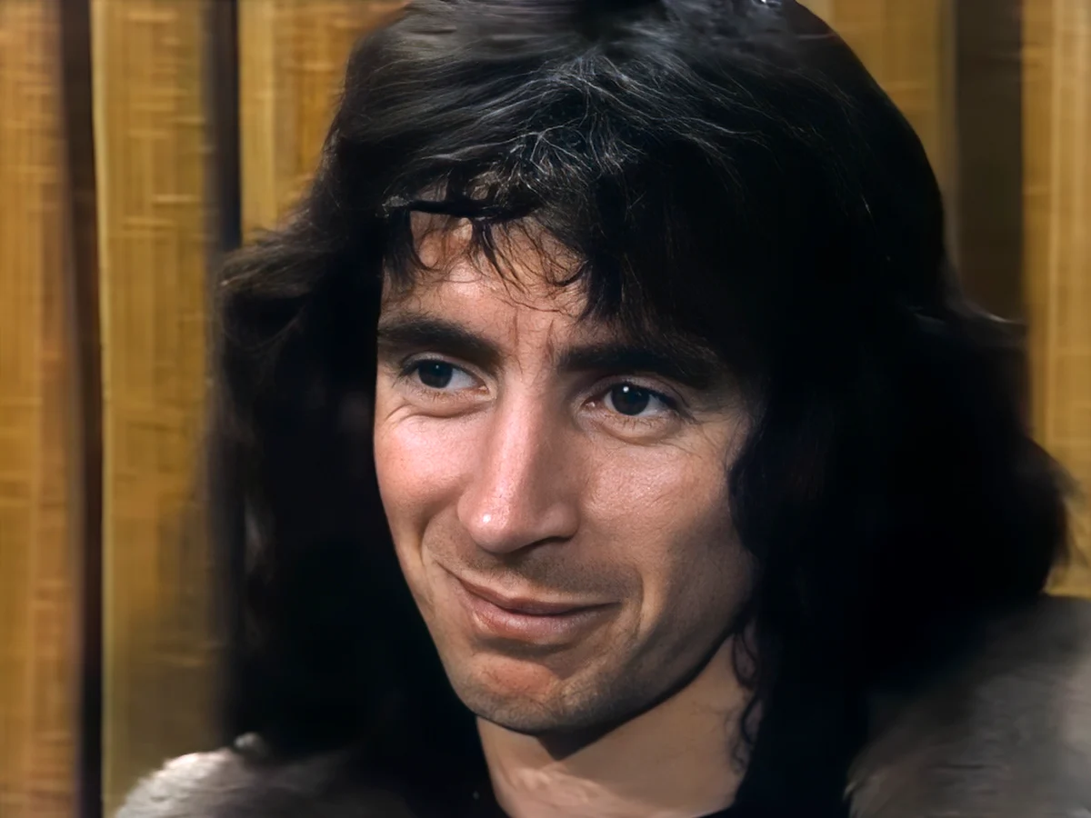 啟發邦·斯科特（Bon Scott）的音樂家以AC/DC啟發了偉大：“他會撕毀它”