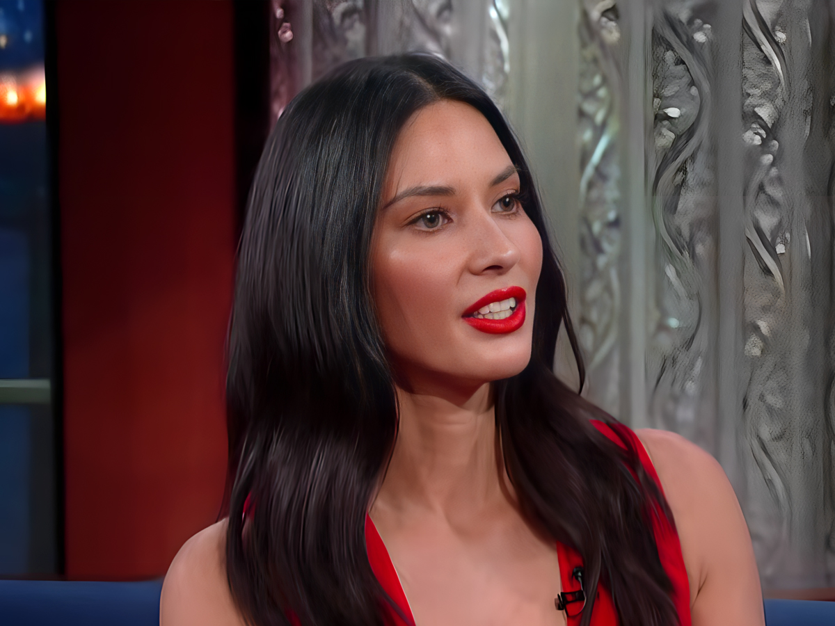 奧利維亞·蒙恩（Olivia Munn）透露，在拍攝電影時，她被要求在“創傷”事件後簽下NDA