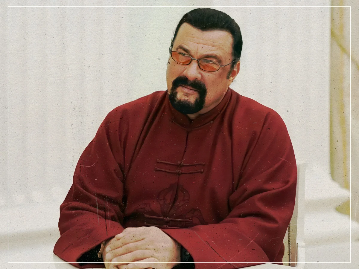 演員鄙視與史蒂文·西格爾（Steven Seagal）合作的每一刻：“他是個笨蛋”