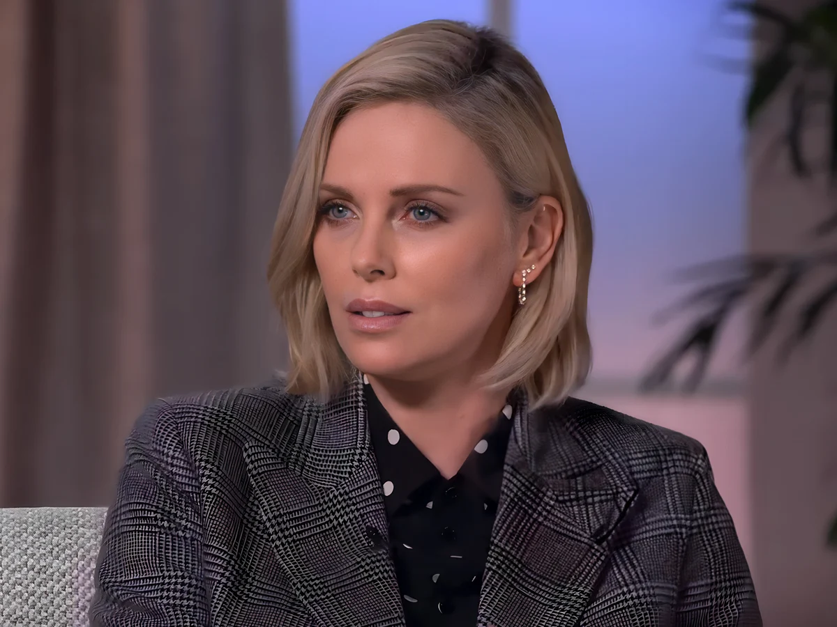 查理茲·塞隆（Charlize Theron）讚揚特技協調員的電影：“這很特別”