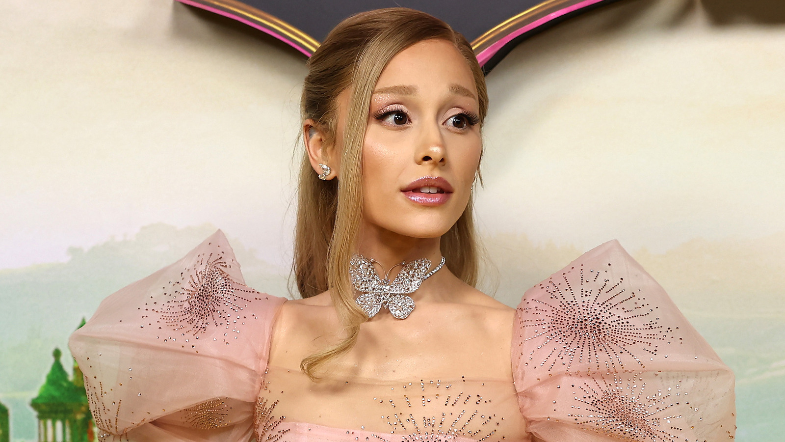 阿麗亞娜·格蘭德 (Ariana Grande) 的自然髮型看起來讓人認不出來