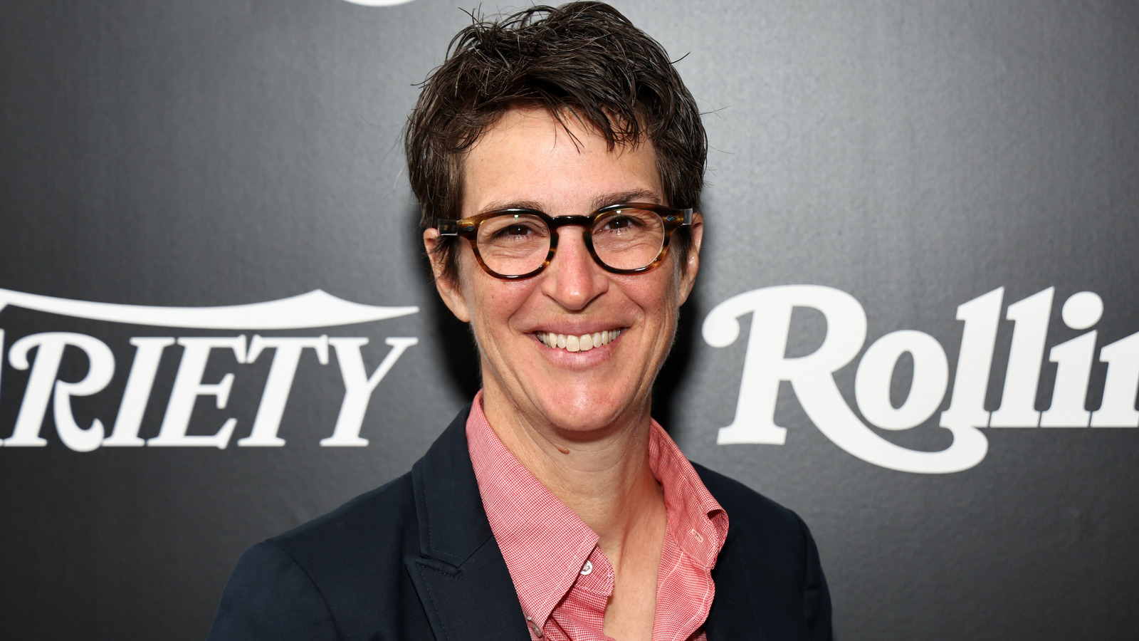 MSNBC 主播 Rachel Maddow 不化妝看起來很不一樣