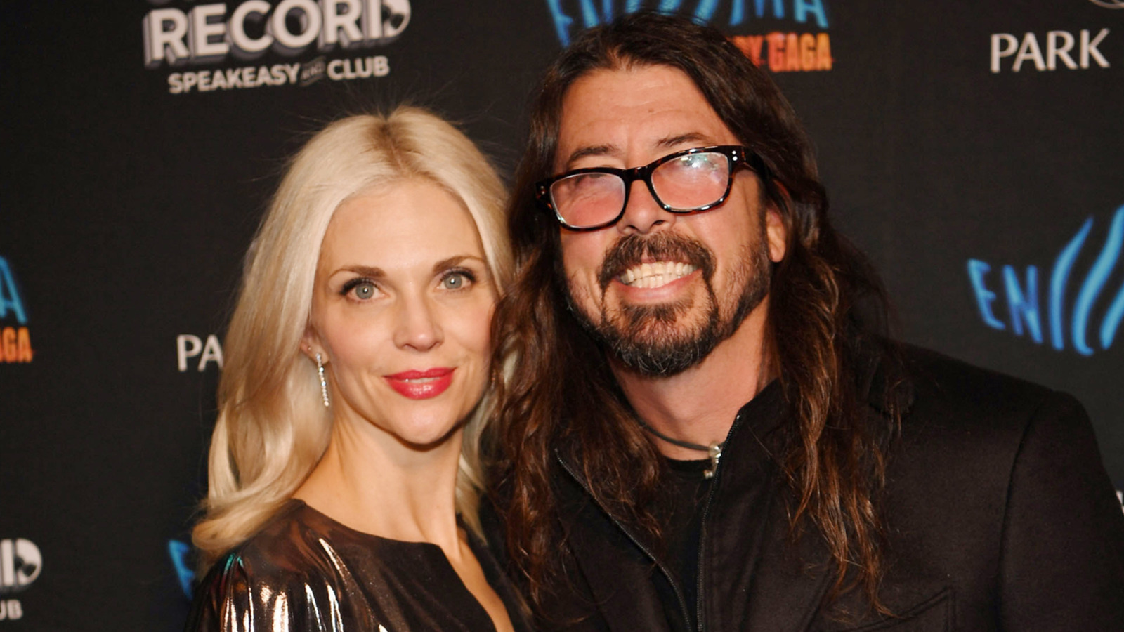 戴夫·格羅爾 (Dave Grohl) 和喬丁·布魯姆 (Jordyn Blum) 的婚姻中存在明顯的危險信號