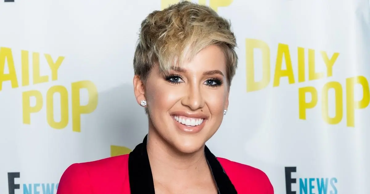 薩凡納·克里斯利（Savannah Chrisley）訪問白宮，試圖讓父母離開監獄