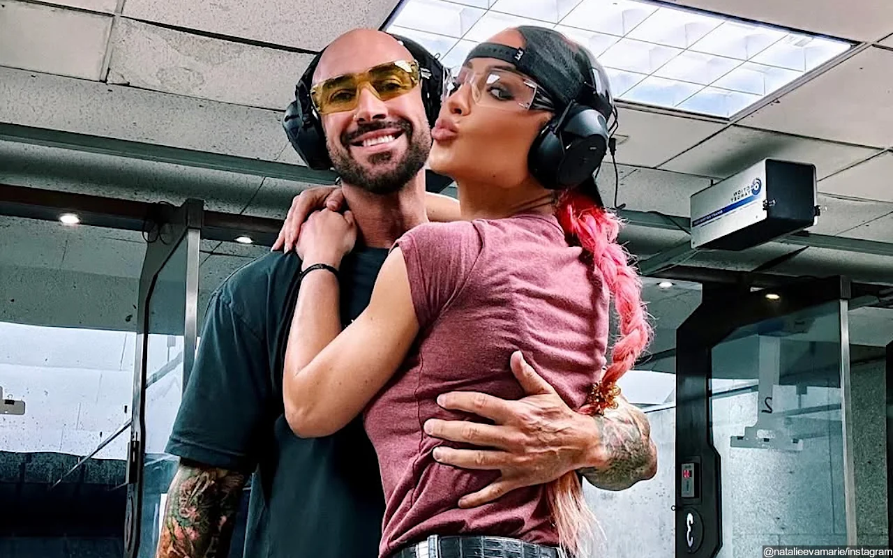 前 WWE 巨星伊娃瑪麗 (Eva Marie) 在結婚 10 年後與丈夫喬納森科伊爾 (Jonathan Coyle) 離婚