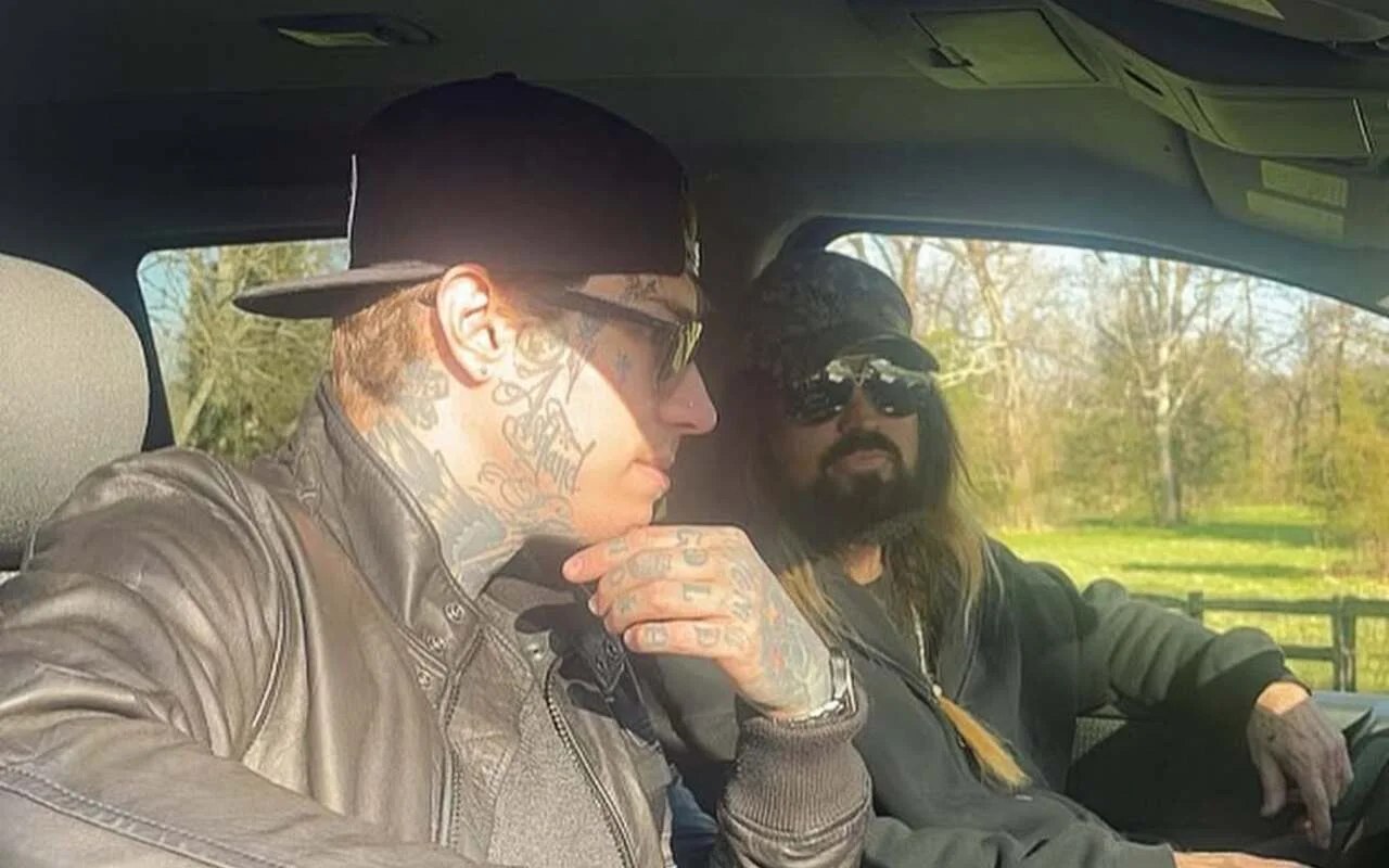 Trace Cyrus聲稱這顆星星“不健康”後，比利·雷·賽勒斯（Billy Ray Cyrus）犯有法律威脅