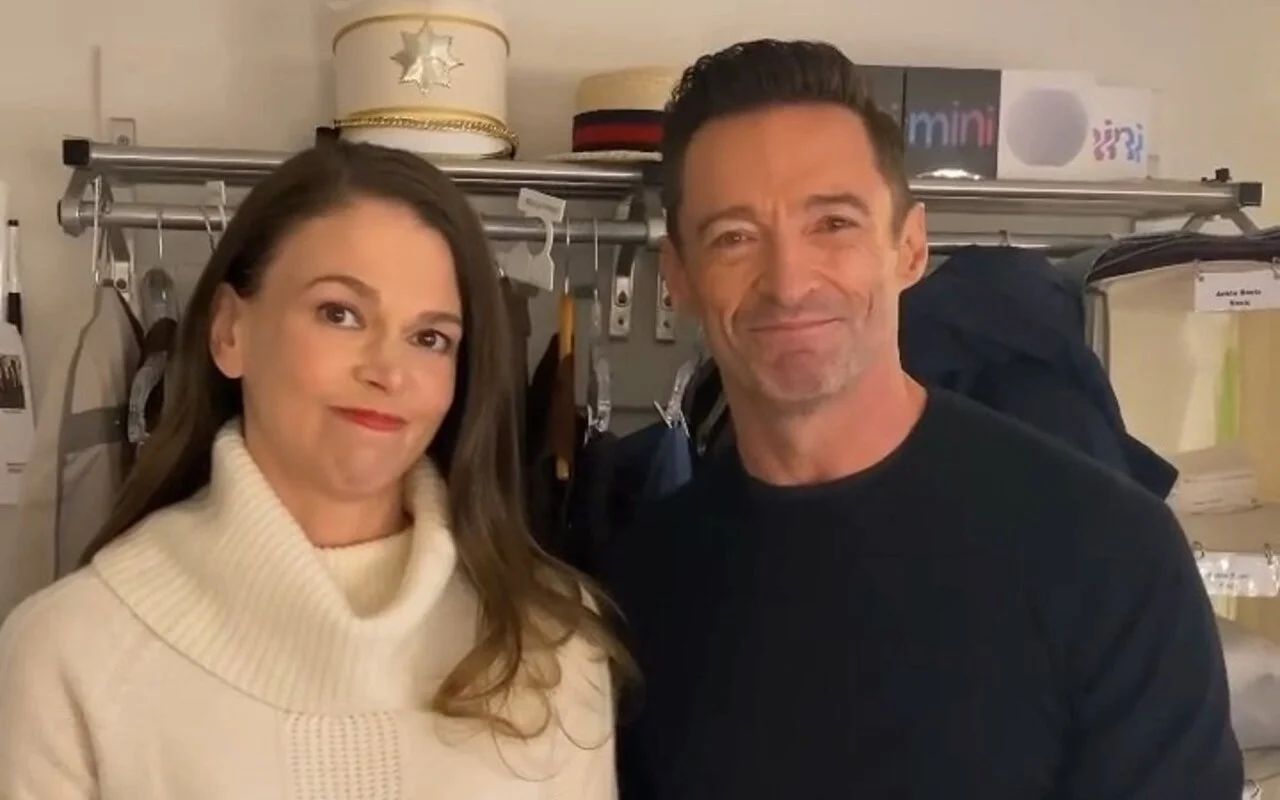 薩頓·福斯特（Sutton Foster）出現在支持男友休·傑克曼（Hugh Jackman）在紐約的表演