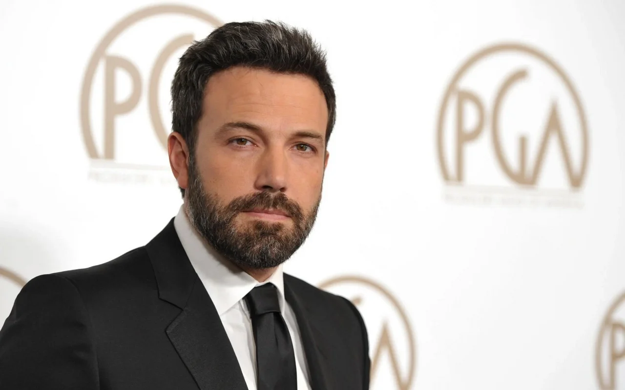 本·阿弗萊克（Ben Affleck）在野火中發現了無家可歸的營地志願服務