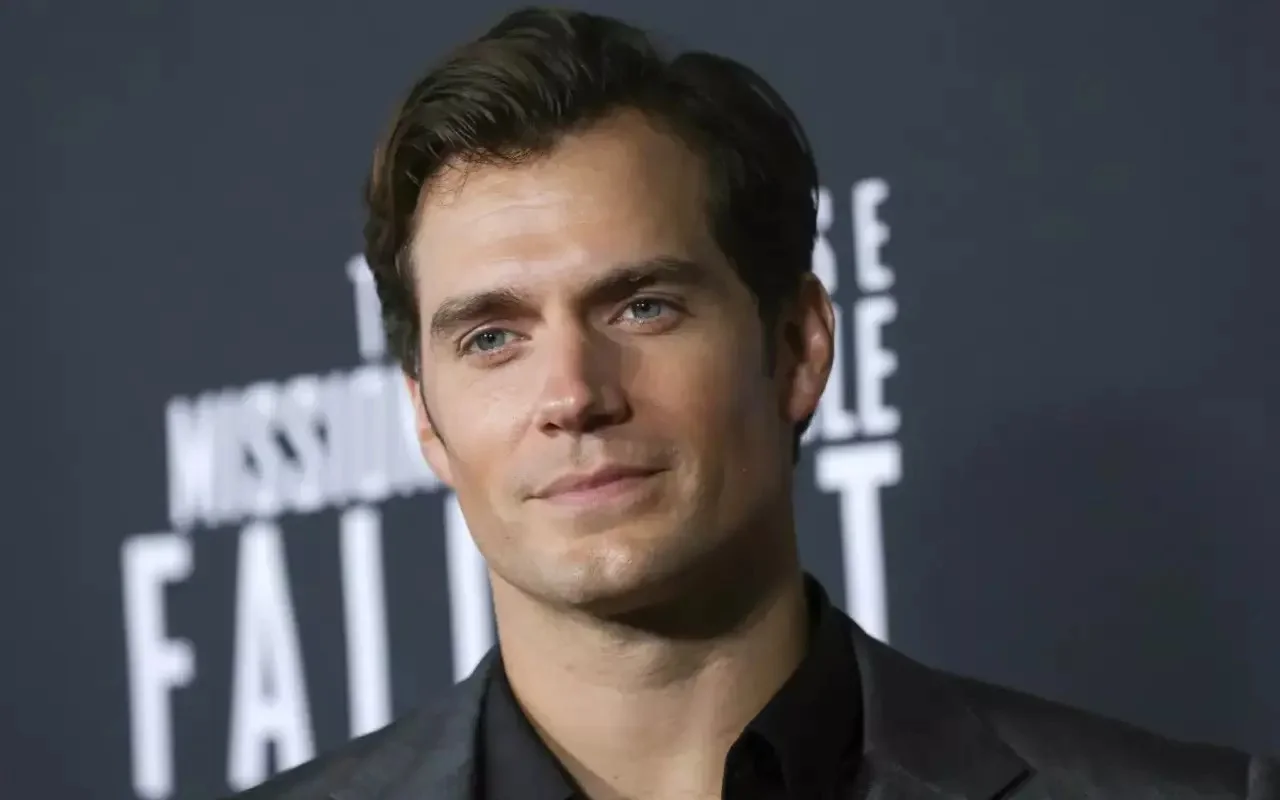 亨利·卡維爾（Henry Cavill）的詹姆斯·邦德（James Bond）試鏡錄像帶浮出水面，以他的未來為007