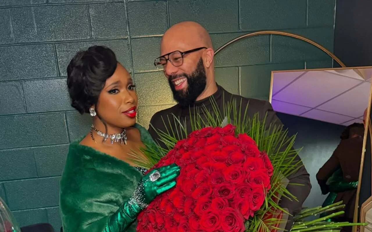 珍妮弗·哈德森（Jennifer Hudson）在法庭日期與鮑爾（Ball）一起猛烈抨擊