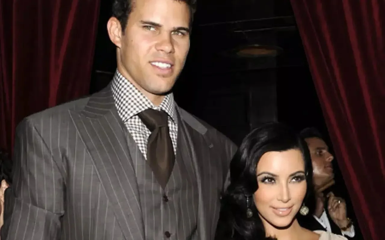 金·卡戴珊（Kim Kardashian）透露她在克里斯·漢弗萊斯（Kris Humphries）的關係中購買了自己的訂婚戒指
