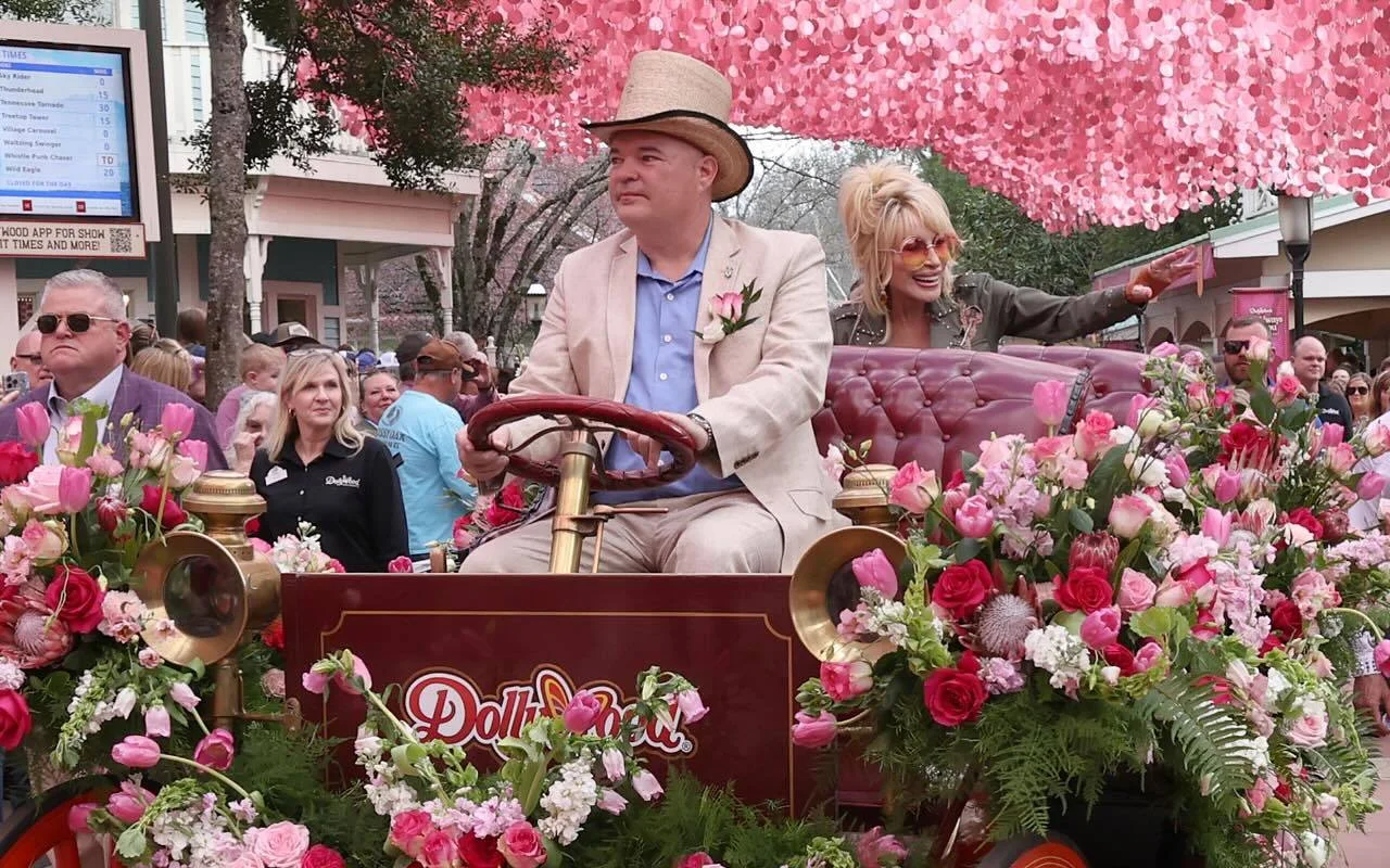 自從丈夫卡爾·迪恩（Carl Dean）去世以來，多莉·帕頓（Dolly Parton