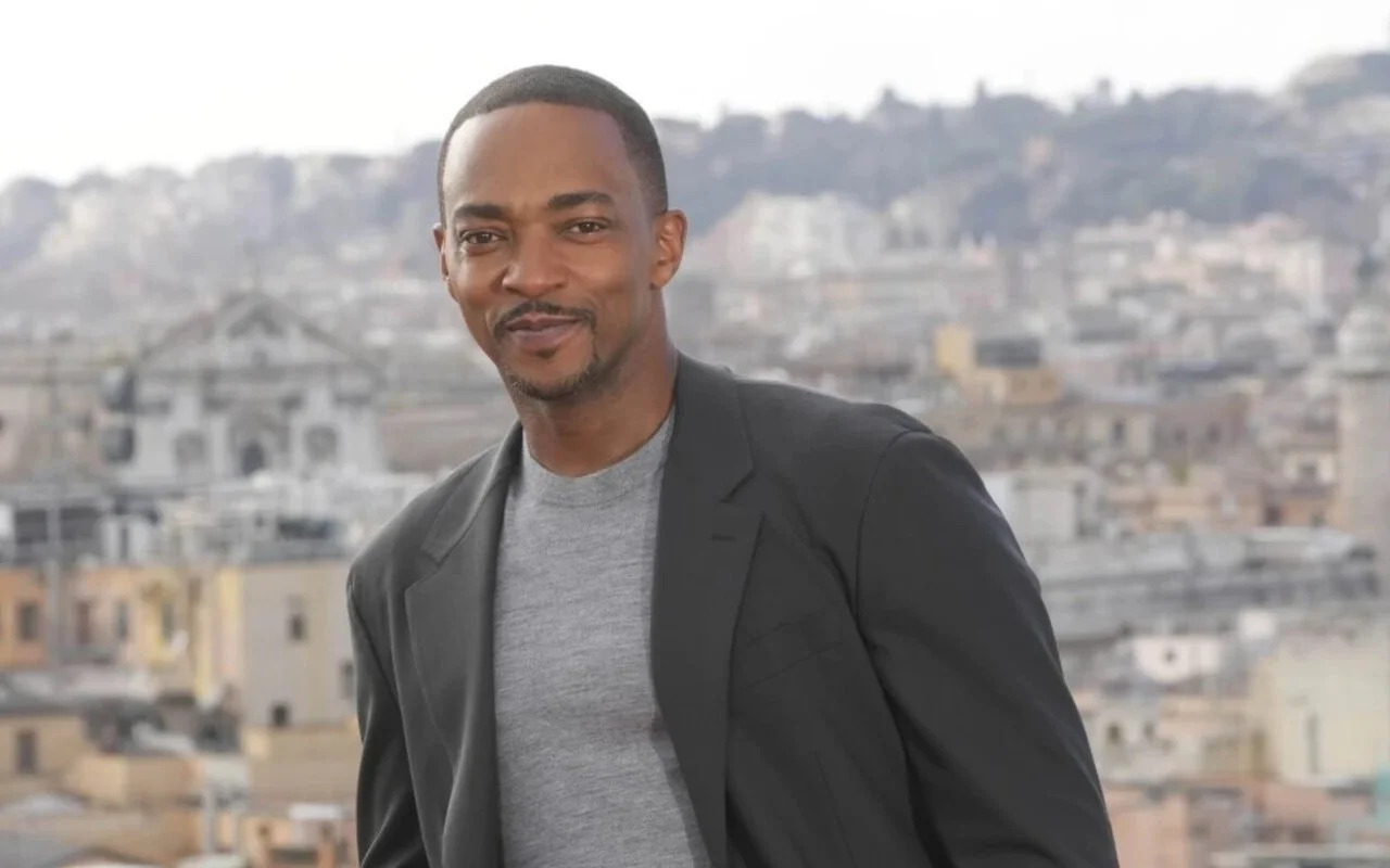 安東尼·麥基（Anthony Mackie）哀嘆“美國男性的死亡”，保持了他的育兒