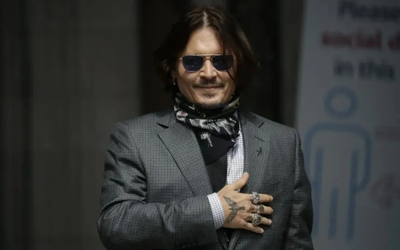 約翰尼·德普（Johnny Depp）回憶起他為擁抱心跳地位的努力
