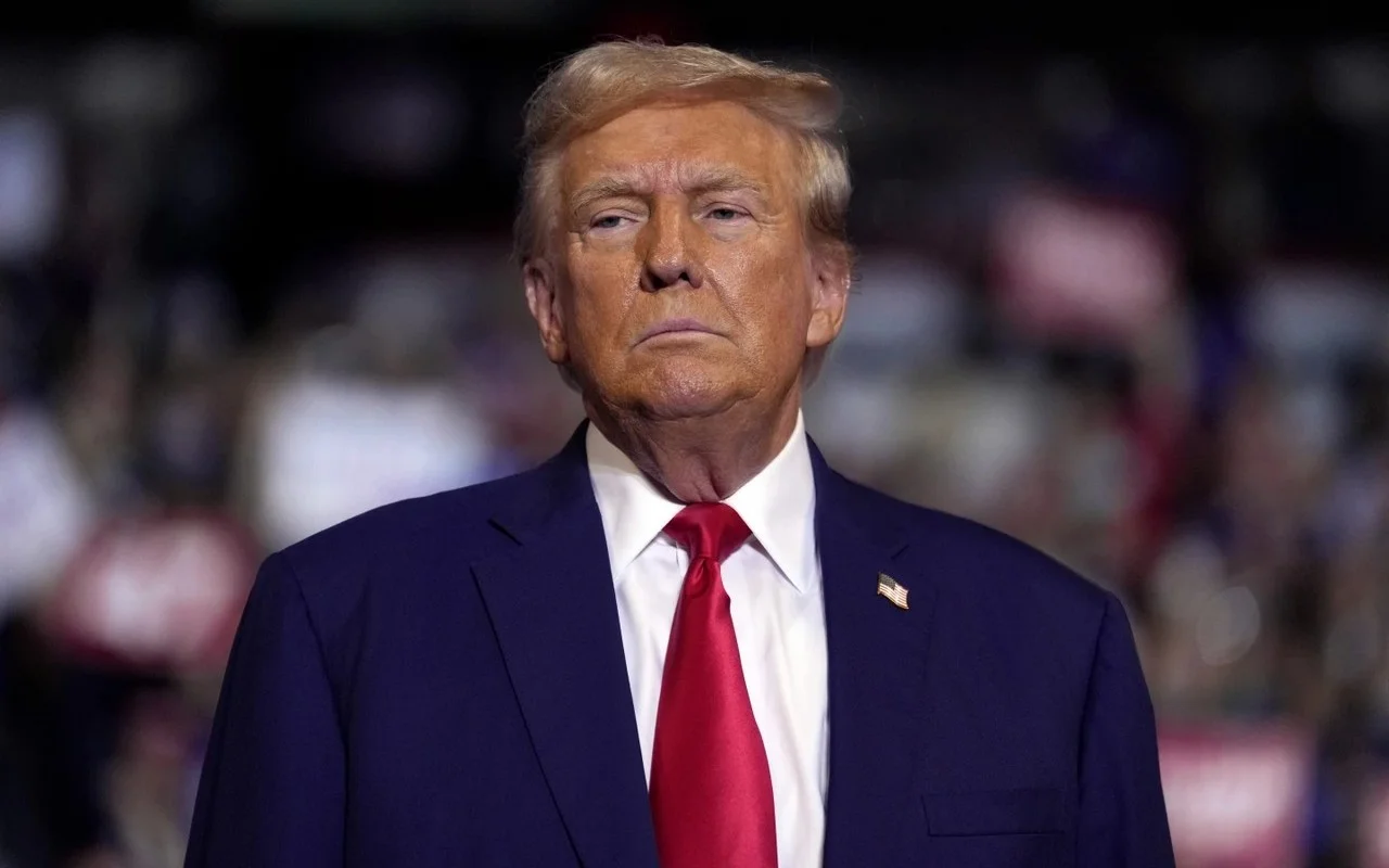 唐納德·特朗普（Donald Trump）對“扭曲”總統繪畫崩潰了
