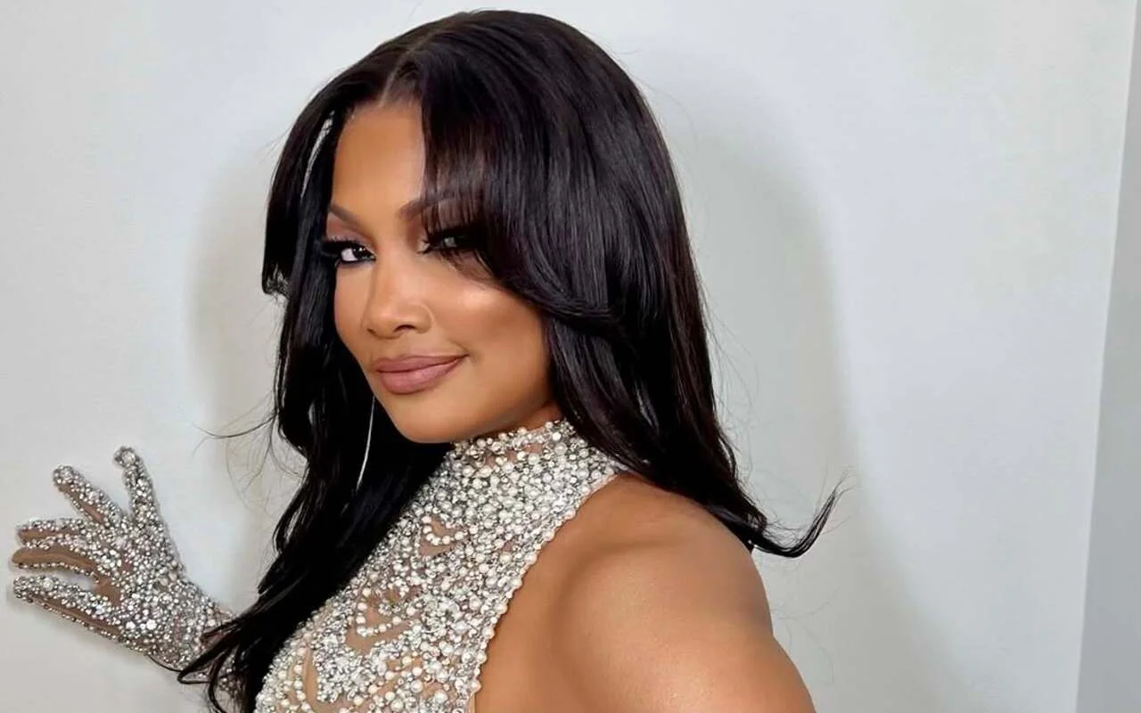 Garcelle Beauvais丟下F-Bomb，在“ Rhobh”第14季聚會的拖車中走出了套裝