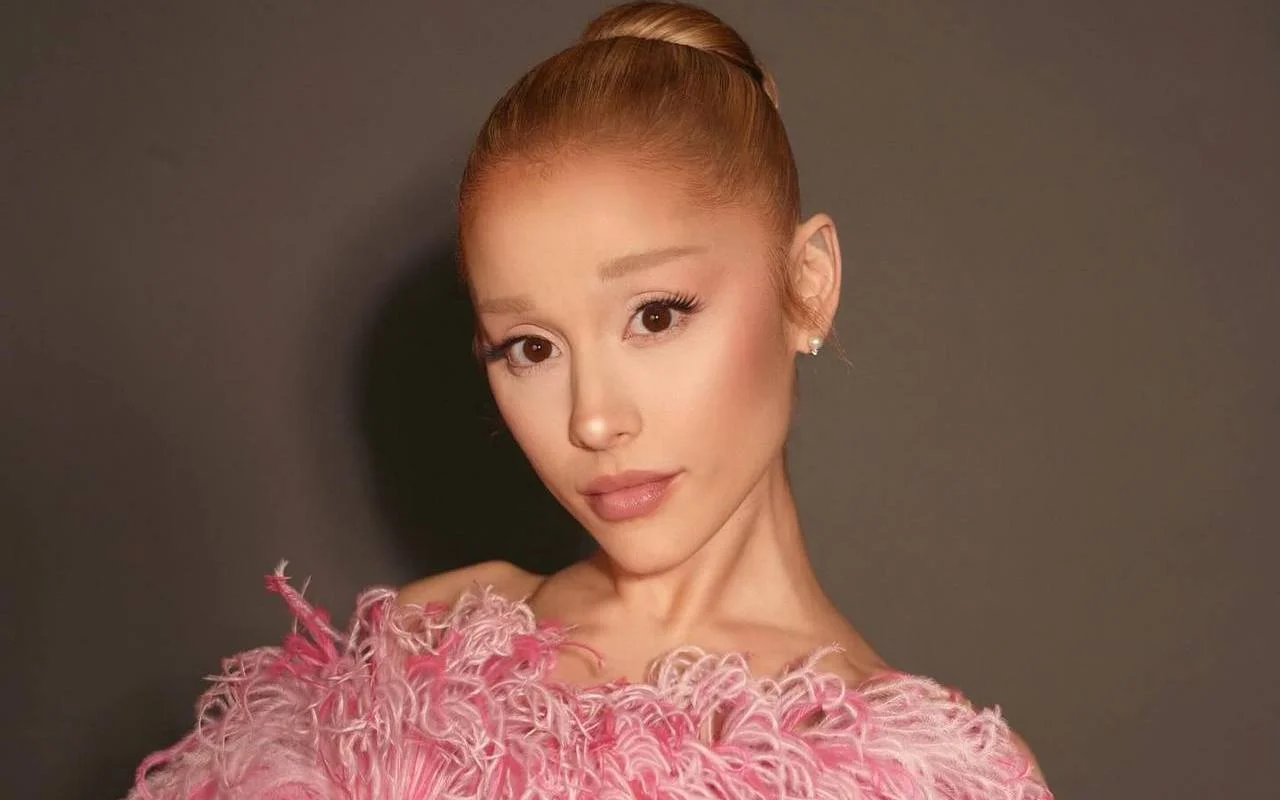 阿麗亞娜·格蘭德（Ariana Grande）暗示了前丈夫道爾頓·戈麥斯（Dalton Gomez）的背叛和欺騙專輯