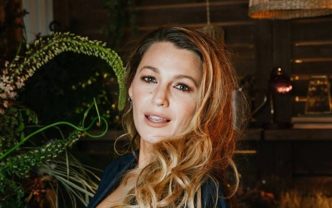 布雷克·萊弗利（Blake Lively）在甜甜圈商店（Donut Shop）工作，稱其為“快樂的地方”