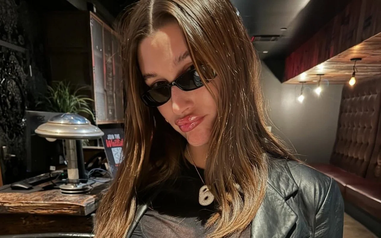 海莉·比伯（Hailey Bieber）因她對新媽媽的誠實髮型建議而獲得讚美