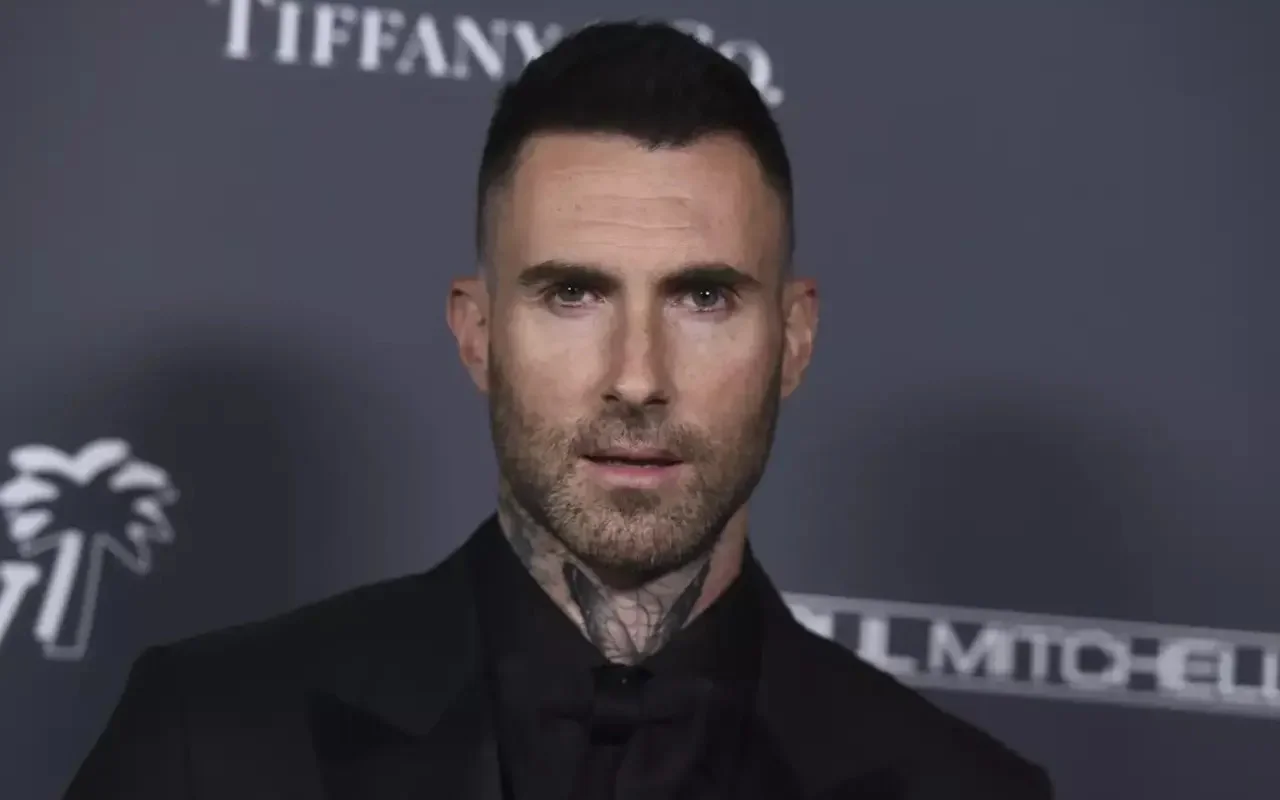 亞當·萊文（Adam Levine）確認Maroon 5的2025新專輯和旅行