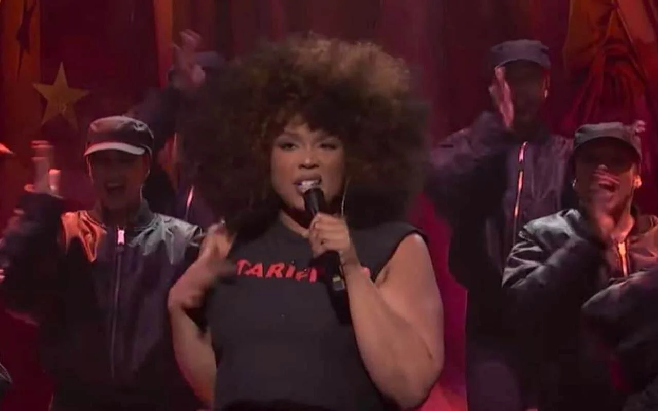 Lizzo巨魔在“ SNL”表演期間唐納德·特朗普
