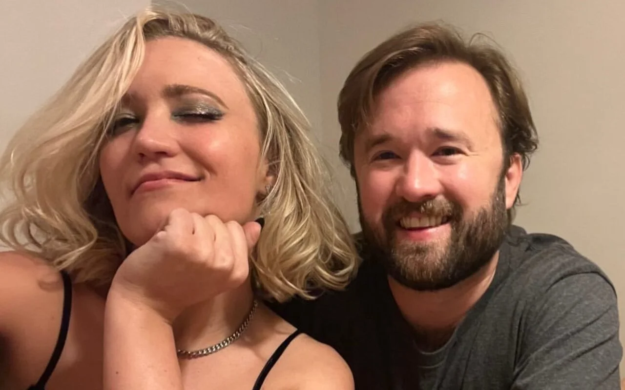 Haley Joel Osment暗示崩潰和逮捕後與Emily Osment姐妹的緊張關係暗示