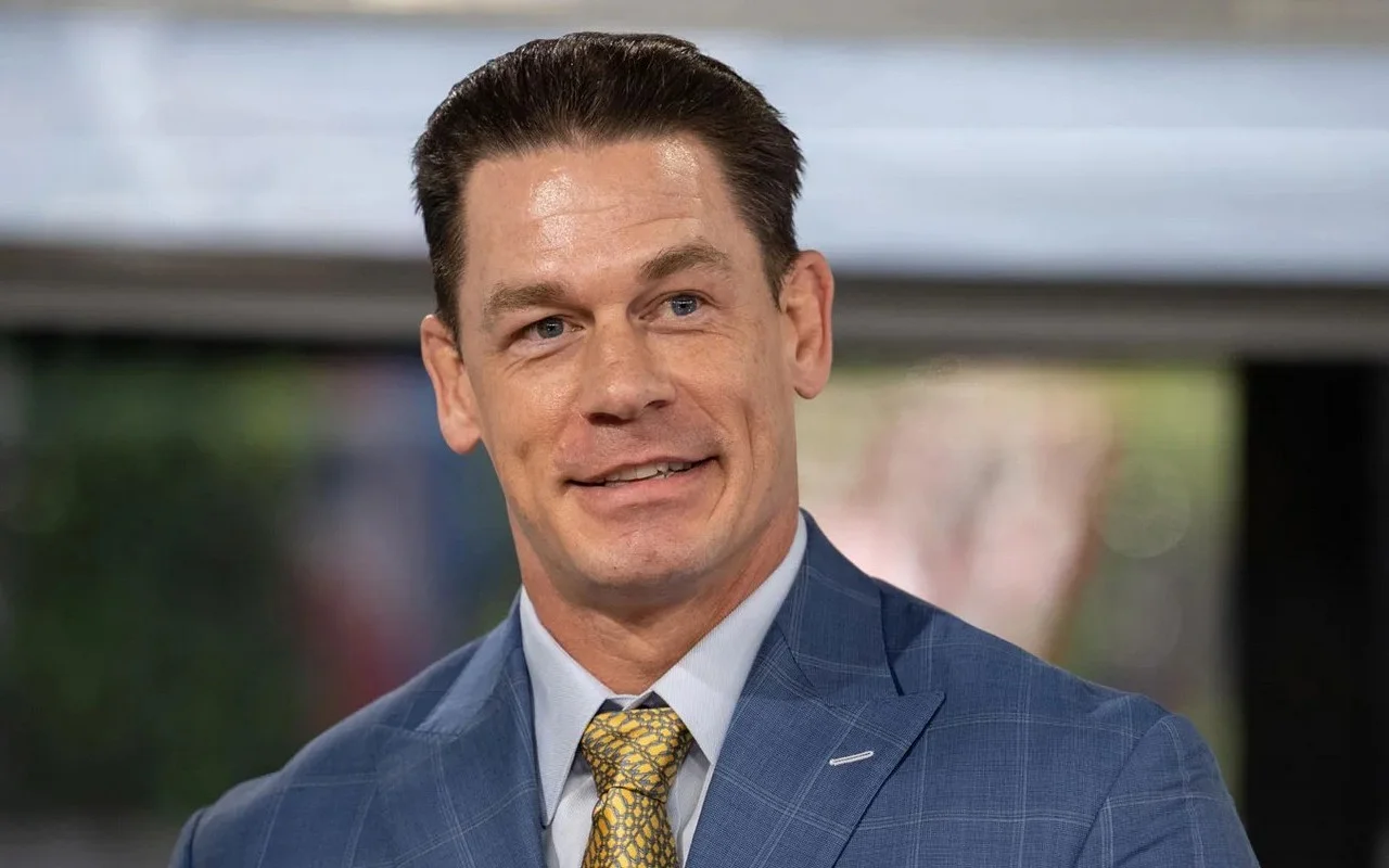 約翰·塞納（John Cena）因在線欺凌而受到毛髮移植