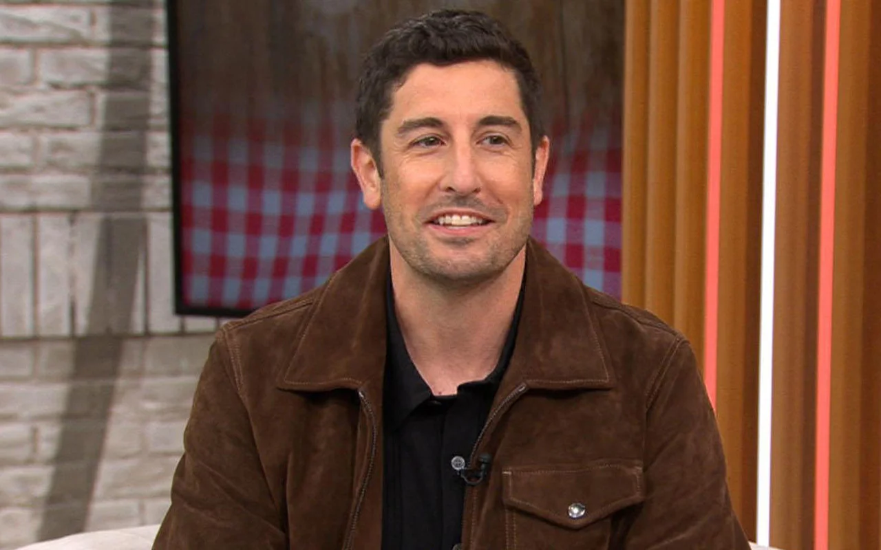 傑森·比格斯（Jason Biggs）表現出巨大的體重減輕，對健康問題開放